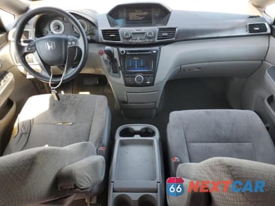 Zdjęcie 8 z 13 samochodu: 2017 HONDA ODYSSEY EX VIN:5FNRL5H46HB008636 - miniatura