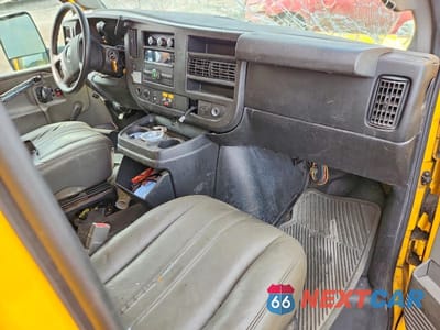 Zdjęcie 8 z 13 samochodu: 2017 GMC SAVANA BOX TRUCK VIN:7GZ67VCGXHN003923 - miniatura