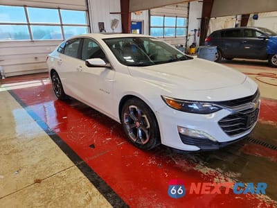 Czwarte zdjęcie samochodu z boku: 2021 CHEVROLET MALIBU LT VIN:1G1ZD5ST2MF025090 - miniatura