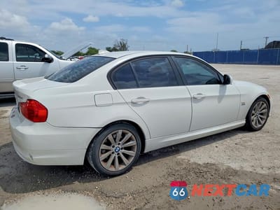 Trzecie zdjęcie samochodu z tyłu: 2011 BMW 328 XI SULEV VIN:WBAPK5C51BF124112 - miniatura