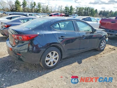 Trzecie zdjęcie samochodu z tyłu: 2018 MAZDA 3 SPORT VIN:3MZBN1U71JM172024 - miniatura
