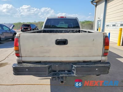 Zdjęcie 6 z 13 samochodu: 2007 GMC SIERRA K2500 HEAVY DUTY VIN:1GTHK23U97F135041 - miniatura