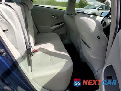 Zdjęcie 10 z 12 samochodu: 2015 TOYOTA PRIUS TWO VIN:JTDKN3DU8F1918705 - miniatura