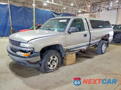 2000 CHEVROLET SILVERADO K1500 1GCEK14W2YZ262999 - główne zdjęcie licytacji z USA - miniatura