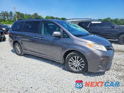 Czwarte zdjęcie samochodu z boku: 2018 TOYOTA SIENNA XLE PREMIUM 8-PASSENGER VIN:5TDYZ3DC0JS918179 - miniatura