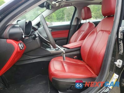 Zdjęcie 7 z 12 samochodu: 2019 ALFA ROMEO GIULIA TI VIN:ZARFANBN6K7601863 - miniatura