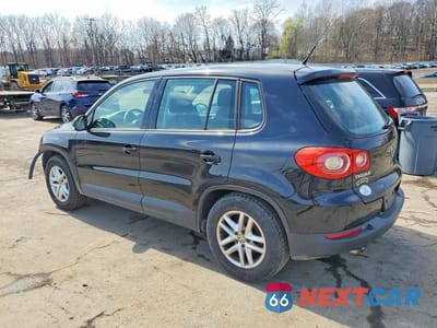 Drugie zdjęcie samochodu z przodu: 2011 VOLKSWAGEN TIGUAN S VIN:WVGBV7AX5BW522066 - miniatura