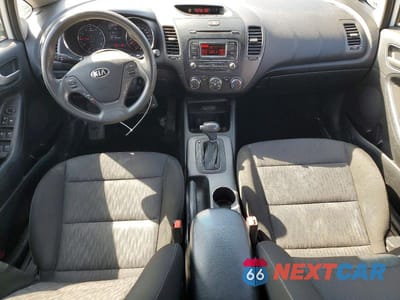 Zdjęcie 8 z 12 samochodu: 2014 KIA FORTE LX 4DR VIN:KNAFK4A67E5165159 - miniatura