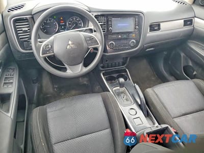 Zdjęcie 8 z 13 samochodu: 2018 MITSUBISHI OUTLANDER ES VIN:JA4AD2A33JJ003557 - miniatura