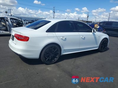Trzecie zdjęcie samochodu z tyłu: 2016 AUDI A4 PREMIUM S-LINE VIN:WAUAFAFL4GN010907 - miniatura