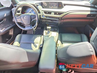 Zdjęcie 8 z 12 samochodu: 2021 LEXUS UX 250H VIN:JTHP9JBH5M2053590 - miniatura