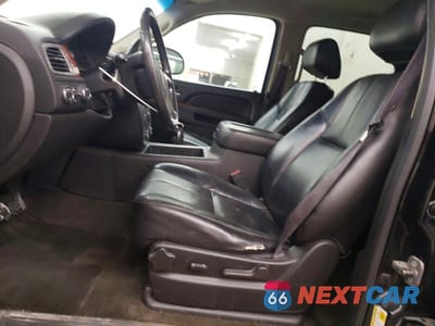 Zdjęcie 7 z 14 samochodu: 2012 GMC YUKON SLT VIN:1GKS2CE02CR106385 - miniatura