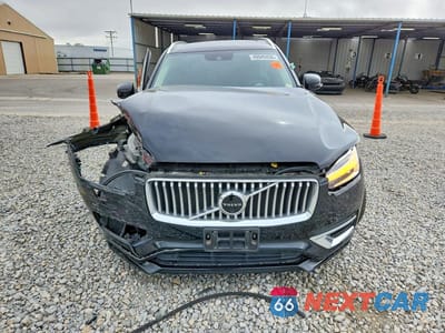 Piąte zdjęcie samochodu w środku: 2022 VOLVO XC90 T6 INSCRIPTION VIN:YV4A221L6N1813909 - miniatura