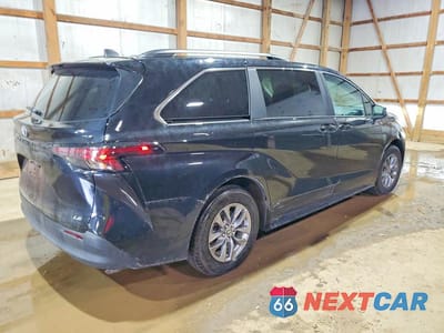 Trzecie zdjęcie samochodu z tyłu: 2025 TOYOTA SIENNA LE VIN:5TDKRKEC0SS233471 - miniatura