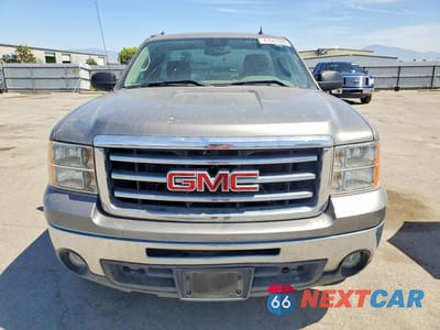 Piąte zdjęcie samochodu w środku: 2013 GMC SIERRA C1500 SLE VIN:1GTN1VE03DZ205239 - miniatura