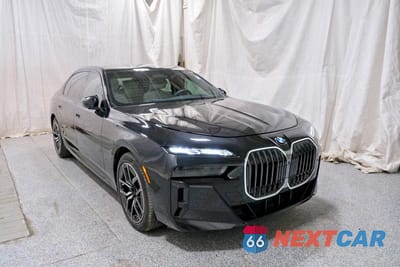 2023 BMW 760 XI WBA33EJ02PCM30053 - główne zdjęcie licytacji z USA - miniatura