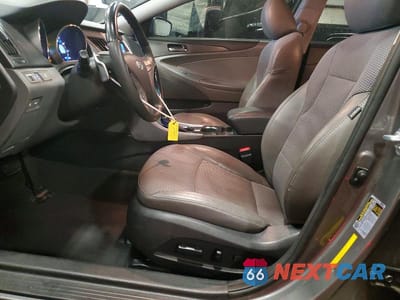 Zdjęcie 7 z 12 samochodu: 2013 HYUNDAI SONATA SE 2.0T VIN:5NPEC4AB6DH598267 - miniatura