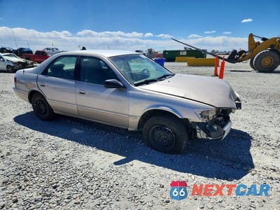 Czwarte zdjęcie samochodu z boku: 1997 TOYOTA CAMRY CE VIN:4T1BG22K9VU161263 - miniatura