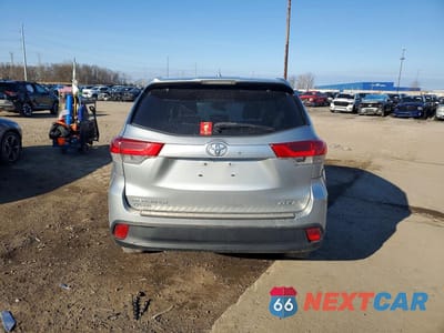 Zdjęcie 6 z 12 samochodu: 2017 TOYOTA HIGHLANDER XLE VIN:5TDJZRFH0HS377612 - miniatura