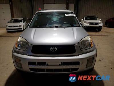 Piąte zdjęcie samochodu w środku: 2002 TOYOTA RAV4 BASE VIN:JTEHH20V426038619 - miniatura