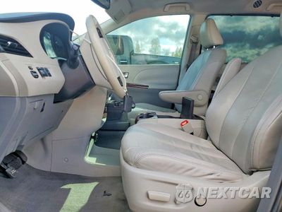 Zdjęcie 7 z 13 samochodu: 2011 TOYOTA SIENNA XLE 8-PASSENGER VIN:5TDYK3DC1BS102362 - miniatura