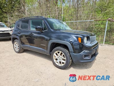 Czwarte zdjęcie samochodu z boku: 2015 JEEP RENEGADE LATITUDE VIN:ZACCJBBT2FPB97754 - miniatura