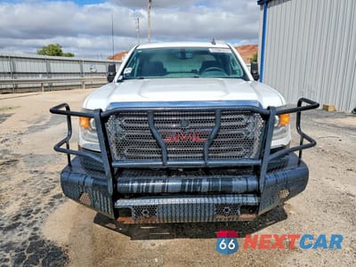 Piąte zdjęcie samochodu w środku: 2016 GMC SIERRA K2500 HEAVY DUTY VIN:1GT12REG5GF277758 - miniatura