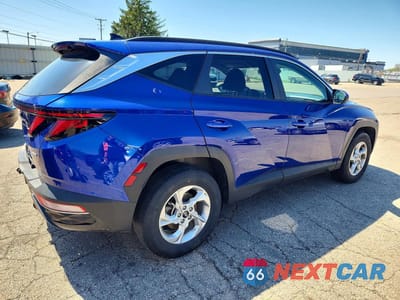 Trzecie zdjęcie samochodu z tyłu: 2024 HYUNDAI TUCSON SEL VIN:5NMJBCDE9RH316208 - miniatura