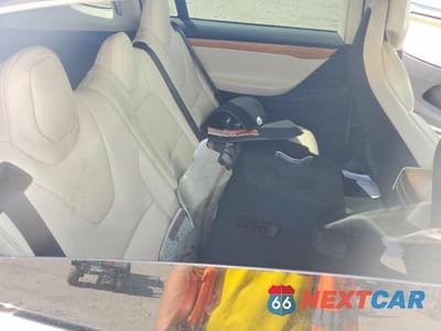 Zdjęcie 11 z 13 samochodu: 2019 TESLA MODEL X VIN:5YJXCAE25KF181347 - miniatura