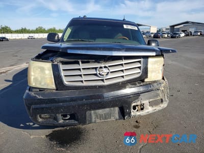 Piąte zdjęcie samochodu w środku: 2004 CADILLAC ESCALADE LUXURY VIN:1GYEK63N94R127013 - miniatura