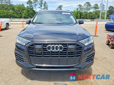 Piąte zdjęcie samochodu w środku: 2020 AUDI Q7 PRESTIGE VIN:WA1VXAF78LD011654 - miniatura
