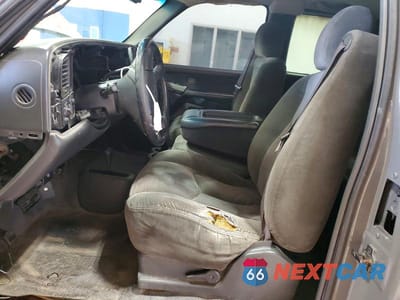 Zdjęcie 7 z 13 samochodu: 2004 CHEVROLET SILVERADO K2500 HEAVY DUTY VIN:1GCHK29U04E392758 - miniatura
