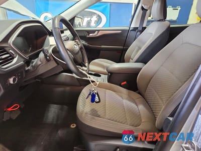Zdjęcie 7 z 13 samochodu: 2021 FORD ESCAPE SE VIN:1FMCU9G61MUA46043 - miniatura