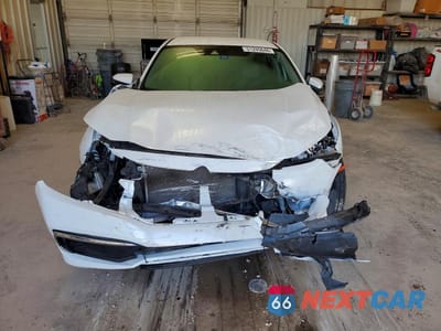 Piąte zdjęcie samochodu w środku: 2019 HONDA CIVIC LX VIN:19XFC2F6XKE008156 - miniatura