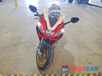 Drugie zdjęcie samochodu z przodu: 2013 APRILIA RSV4 R-FACTORY VIN:ZD4RKU021DS000047 - miniatura