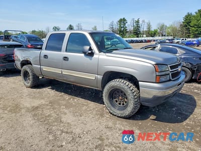 Czwarte zdjęcie samochodu z boku: 2006 CHEVROLET SILVERADO K1500 VIN:2GCEK13V261291997 - miniatura
