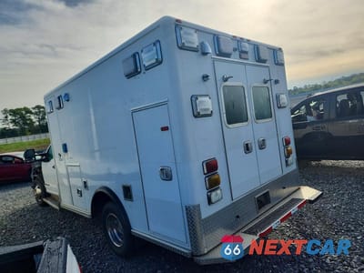 Trzecie zdjęcie samochodu z tyłu: 2020 FORD F350 SUPER DUTY AMBULANCE VIN:1FDRF3GT3LED78470 - miniatura