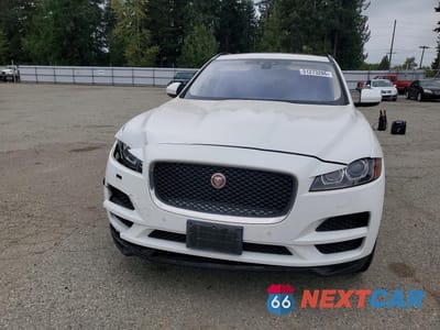 Piąte zdjęcie samochodu w środku: 2019 JAGUAR F-PACE PREMIUM VIN:SADCJ2FX1KA396869 - miniatura
