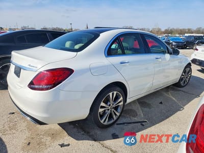 Trzecie zdjęcie samochodu z tyłu: 2021 MERCEDES-BENZ C 300 4MATIC VIN:W1KWF8EB7MR632700 - miniatura