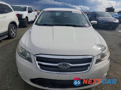 Piąte zdjęcie samochodu w środku: 2011 FORD TAURUS SEL VIN:1FAHP2EW7BG182299 - miniatura