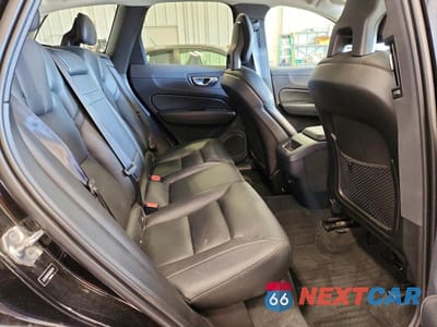 Zdjęcie 11 z 13 samochodu: 2018 VOLVO XC60 T5 VIN:LYV102RK9JB083419 - miniatura