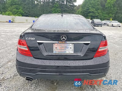 Zdjęcie 6 z 12 samochodu: 2014 MERCEDES-BENZ C 250 VIN:WDDGJ4HB9EG190264 - miniatura