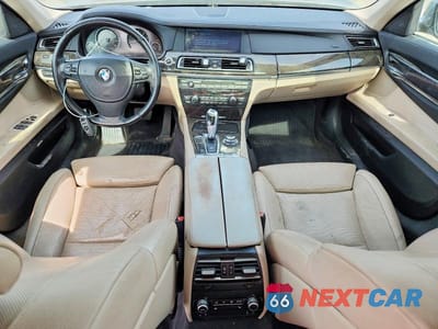 Zdjęcie 8 z 13 samochodu: 2011 BMW 740 LI VIN:WBAKB4C59BC574533 - miniatura