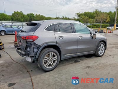 Trzecie zdjęcie samochodu z tyłu: 2022 MERCEDES-BENZ GLA 250 4MATIC VIN:W1N4N4HB4NJ347549 - miniatura