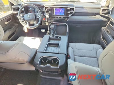 Zdjęcie 8 z 12 samochodu: 2024 TOYOTA TUNDRA SR5 VIN:5TFLA5DB7RX206570 - miniatura