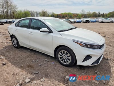 Czwarte zdjęcie samochodu z boku: 2023 KIA FORTE LX VIN:3KPF24AD2PE685004 - miniatura