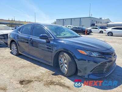 Czwarte zdjęcie samochodu z boku: 2020 TOYOTA CAMRY LE VIN:4T1C11AK4LU998033 - miniatura