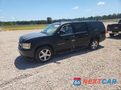 2011 CHEVROLET SUBURBAN C1500 LT 1GNSCJE0XBR111112 - główne zdjęcie licytacji z USA - miniatura