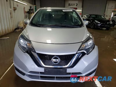 Piąte zdjęcie samochodu w środku: 2017 NISSAN VERSA NOTE SV VIN:3N1CE2CP8HL377342 - miniatura