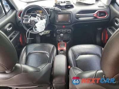 Zdjęcie 8 z 13 samochodu: 2017 JEEP RENEGADE TRAILHAWK VIN:ZACCJBCB9HPG39504 - miniatura